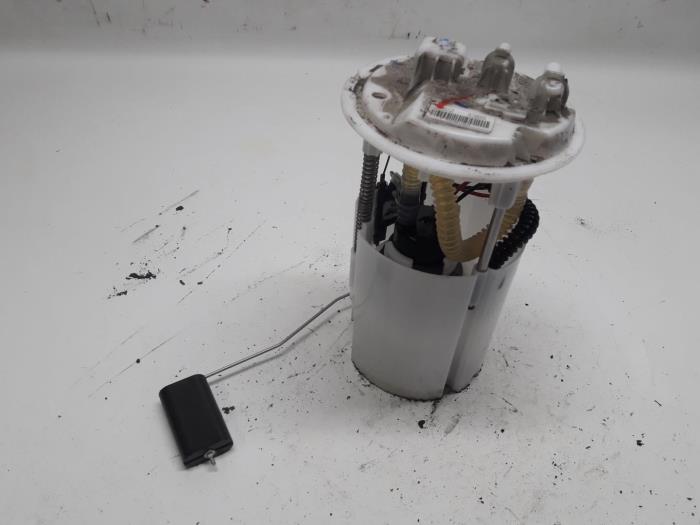 Gebruikte Tank element Pomp Renault Megane III Grandtour (KZ) 1.5 dCi 110 Prijs € 73,50 Margeregeling aangeboden door Reclycar De Boer BV