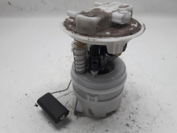 Gebruikte Tank element Pomp Dacia Logan MCV II/III/Sandero Wagon Prijs € 42,00 Margeregeling aangeboden door Reclycar De Boer BV