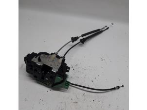 Gebruikte Portierslot Mechaniek 4Deurs rechts-achter Hyundai i30 (FD) 1.4 CVVT 16V Prijs € 21,00 Margeregeling aangeboden door Reclycar De Boer BV