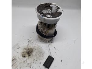 Gebruikte Brandstofpomp Elektrisch Ford Fiesta 6 (JA8) 1.25 16V Prijs € 26,25 Margeregeling aangeboden door Reclycar De Boer BV