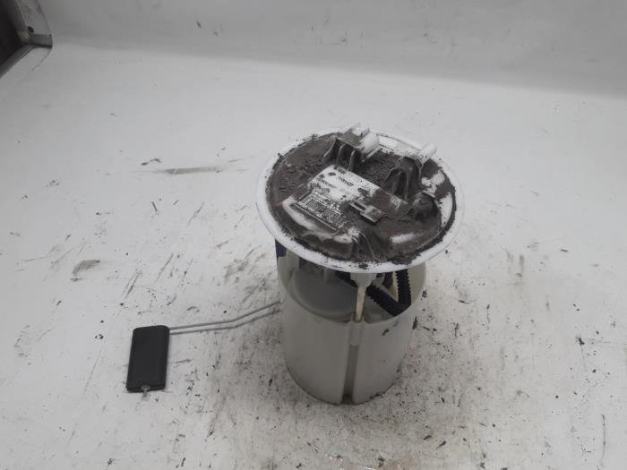 Gebruikte Tank element Pomp Renault Scénic III (JZ) 1.6 16V Prijs € 26,25 Margeregeling aangeboden door Reclycar De Boer BV
