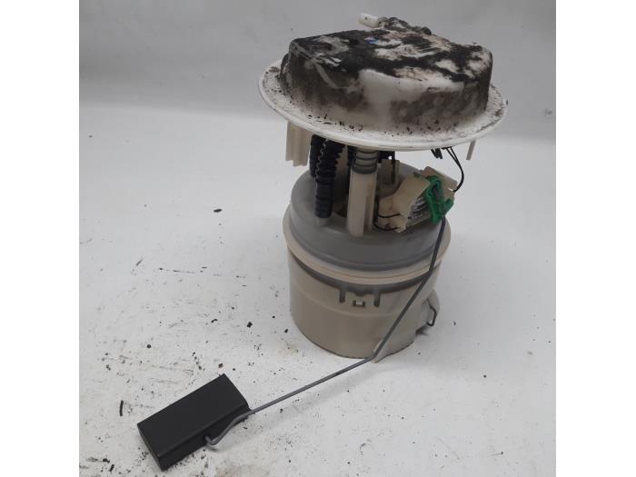 Gebruikte Tank element Pomp Citroen C5 I Berline (DC) 1.8 16V Prijs € 26,25 Margeregeling aangeboden door Reclycar De Boer BV