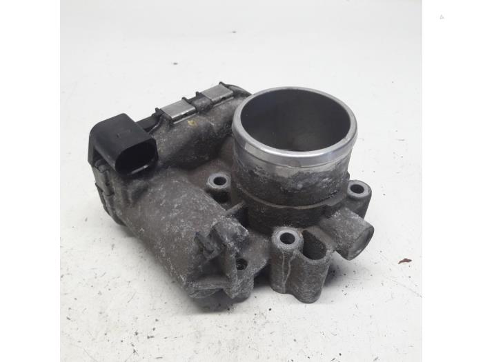 Gebruikte Gasklephuis Ford Fiesta 6 (JA8) 1.4 16V Prijs € 26,25 Margeregeling aangeboden door Reclycar De Boer BV