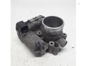 Gebruikte Gasklephuis Ford Fiesta 6 (JA8) 1.4 16V Prijs € 26,25 Margeregeling aangeboden door Reclycar De Boer BV