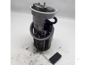 Gebruikte Tank element Pomp Volkswagen Polo IV (9N1/2/3) 1.4 TDI 80 Prijs € 26,25 Margeregeling aangeboden door Reclycar De Boer BV