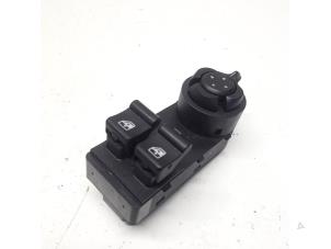 Gebruikte Ruit schakelaar elektrisch Alfa Romeo MiTo (955) 1.4 Turbo Multi Air 16V Prijs € 36,75 Margeregeling aangeboden door Reclycar De Boer BV