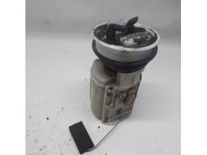 Gebruikte Tank element Pomp Volkswagen Polo III (6N1) 1.6i 75 Prijs € 26,25 Margeregeling aangeboden door Reclycar De Boer BV