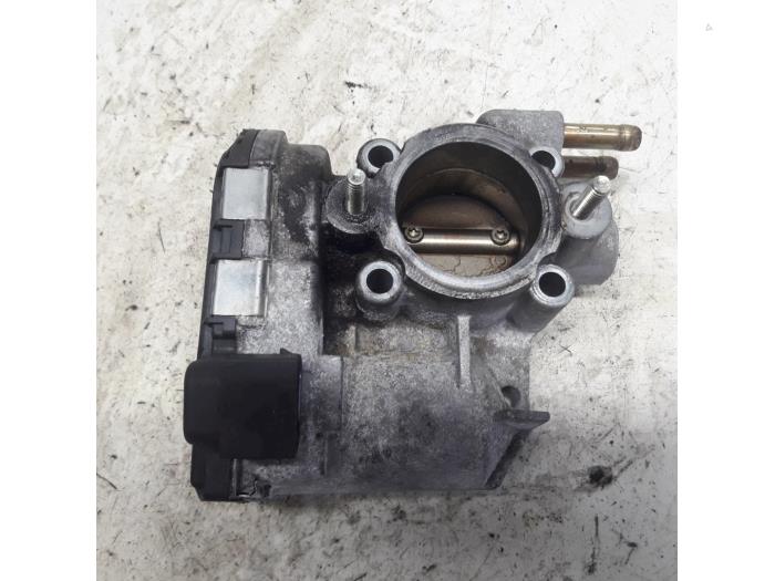 Gebruikte Gasklephuis Opel Corsa C (F08/68) 1.2 16V Prijs € 21,00 Margeregeling aangeboden door Reclycar De Boer BV