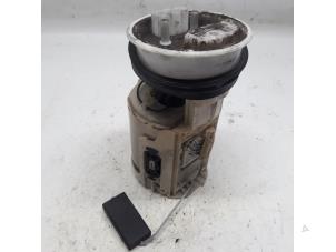 Gebruikte Tank element Pomp Volkswagen Polo III (6N1) 1.4i 60 Prijs € 26,25 Margeregeling aangeboden door Reclycar De Boer BV