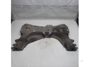Gebruikte Subframe Renault Clio IV (5R) 1.5 Energy dCi 90 FAP Prijs € 52,50 Margeregeling aangeboden door Reclycar De Boer BV