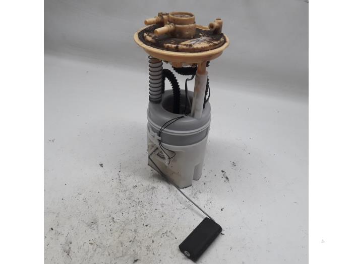 Gebruikte Tank element Pomp Mitsubishi Colt (Z2/Z3) 1.3 16V Prijs € 26,25 Margeregeling aangeboden door Reclycar De Boer BV