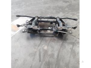 Gebruikte Subframe Peugeot 3008 I (0U/HU) 2.0 HYbrid4 16V Prijs € 52,50 Margeregeling aangeboden door Reclycar De Boer BV