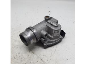 Gebruikte Gasklephuis Renault Clio IV (5R) 1.5 Energy dCi 90 FAP Prijs € 26,25 Margeregeling aangeboden door Reclycar De Boer BV