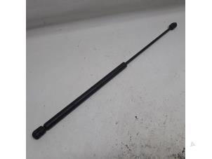 Gebruikte Kofferdekseldemper links-achter Citroen AX 11 i TE,TGE Kat. Prijs € 10,50 Margeregeling aangeboden door Reclycar De Boer BV