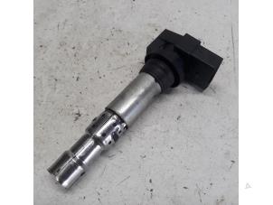 Gebruikte Bobine Volkswagen Polo IV (9N1/2/3) 1.4 16V 75 Prijs € 21,00 Margeregeling aangeboden door Reclycar De Boer BV