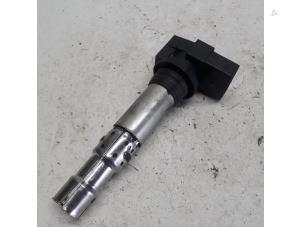 Gebruikte Bobine Volkswagen Polo IV (9N1/2/3) 1.4 16V 75 Prijs € 21,00 Margeregeling aangeboden door Reclycar De Boer BV