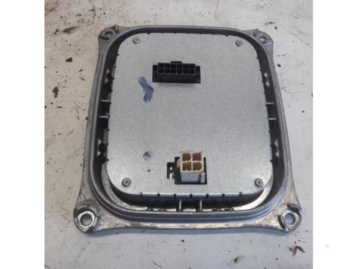 Gebruikte Module LED koplamp Peugeot 308 (L3/L8/LB/LH/LP) 1.6 BlueHDi 120 Prijs € 126,00 Margeregeling aangeboden door Reclycar De Boer BV