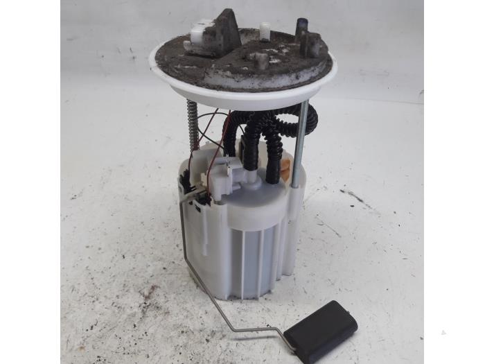 Gebruikte Tank element Pomp Fiat Grande Punto (199) 1.4 Prijs € 26,25 Margeregeling aangeboden door Reclycar De Boer BV