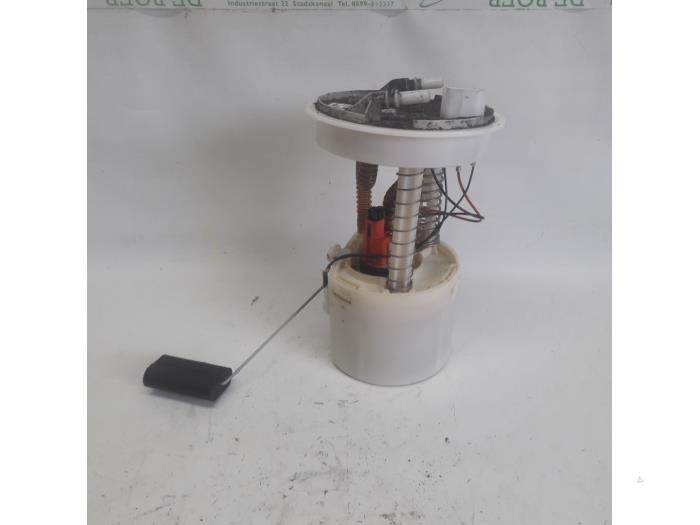 Gebruikte Tank element Pomp Ford Fiesta 5 (JD/JH) 1.4 16V Prijs € 26,25 Margeregeling aangeboden door Reclycar De Boer BV
