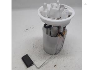 Gebruikte Brandstofpomp Elektrisch Volvo V40 Cross Country (MZ) 2.0 T3 16V Prijs € 105,00 Margeregeling aangeboden door Reclycar De Boer BV