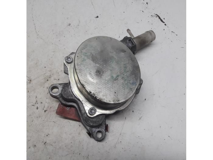 Gebruikte Vacuumpomp (Diesel) Renault Master III (EV/HV/UV/VA/VB/VD/VF/VG/VJ) 2.3 dCi 16V Prijs € 52,50 Margeregeling aangeboden door Reclycar De Boer BV