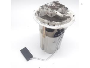 Gebruikte Tank element Pomp Peugeot 207/207+ (WA/WC/WM) 1.4 16V Prijs € 26,25 Margeregeling aangeboden door Reclycar De Boer BV