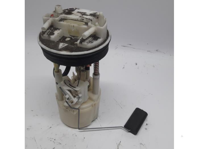 Gebruikte Brandstofpomp Elektrisch Fiat Punto I (176) 75,Selecta 1.2 Fire MPI Prijs € 26,25 Margeregeling aangeboden door Reclycar De Boer BV