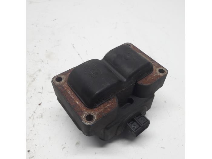 Bobine van een Fiat Punto II (188) 1.2 16V 2004