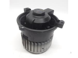 Gebruikte Kachel Ventilatiemotor Mitsubishi Colt (Z2/Z3) 1.3 16V Prijs € 52,50 Margeregeling aangeboden door Reclycar De Boer BV