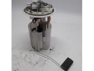 Gebruikte Tank element Pomp Renault Megane III Grandtour (KZ) 1.5 dCi 110 Prijs € 42,00 Margeregeling aangeboden door Reclycar De Boer BV