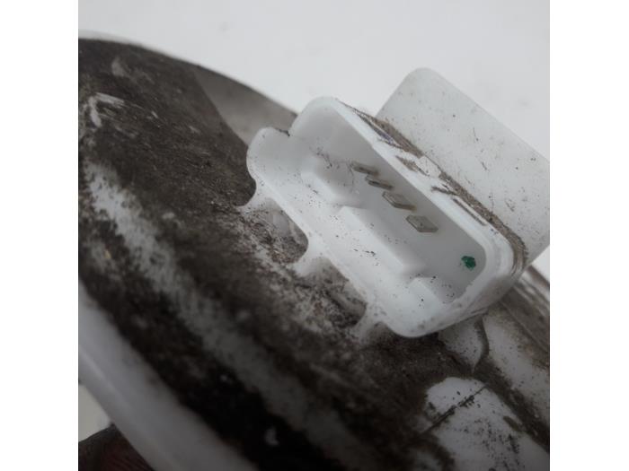 Brandstofpomp Elektrisch van een Opel Corsa D 1.2 16V ecoFLEX Bi-Fuel 2012