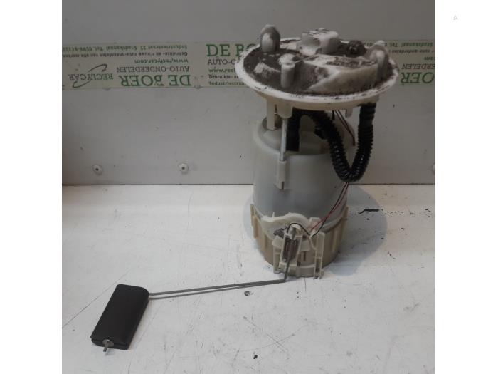 Gebruikte Tank element Pomp Renault Scénic II (JM) 1.6 16V Prijs € 26,25 Margeregeling aangeboden door Reclycar De Boer BV