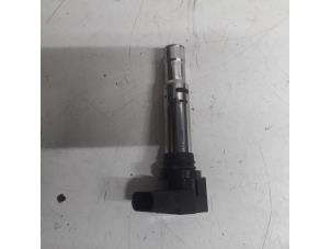 Gebruikte Bobine Volkswagen Polo IV (9N1/2/3) 1.2 12V Prijs € 21,00 Margeregeling aangeboden door Reclycar De Boer BV