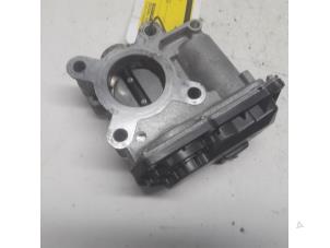 Gebruikte Gasklephuis Renault Clio IV (5R) 0.9 Energy TCE 90 12V Prijs € 26,25 Margeregeling aangeboden door Reclycar De Boer BV