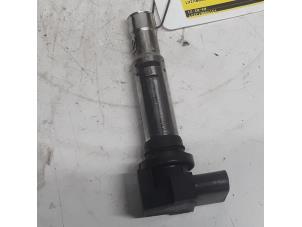 Gebruikte Bobine Volkswagen Golf V (1K1) 1.4 16V Prijs € 21,00 Margeregeling aangeboden door Reclycar De Boer BV