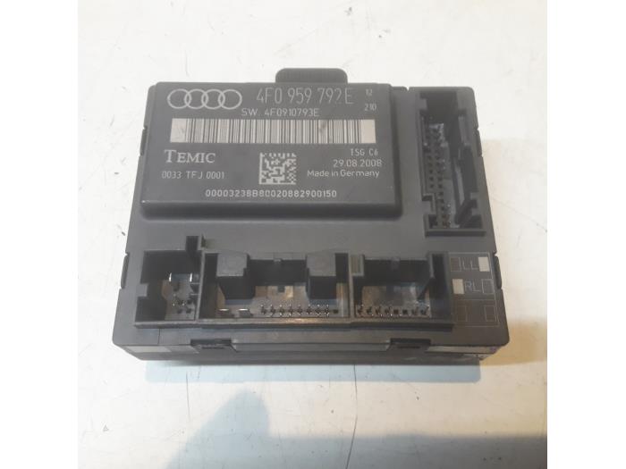 Gebruikte Deur module Audi A6 Avant (C6) 2.7 TDI V6 24V Prijs € 36,75 Margeregeling aangeboden door Reclycar De Boer BV
