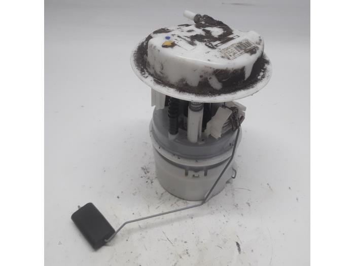 Gebruikte Tank element Pomp Peugeot 206+ (2L/M) 1.4 XS Prijs € 26,25 Margeregeling aangeboden door Reclycar De Boer BV