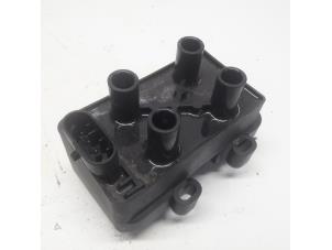 Gebruikte Bobine Renault Twingo II (CN) 1.2 16V GT TCE Prijs € 42,00 Margeregeling aangeboden door Reclycar De Boer BV