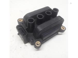 Gebruikte Bobine Renault Twingo II (CN) 1.2 16V Prijs € 31,50 Margeregeling aangeboden door Reclycar De Boer BV