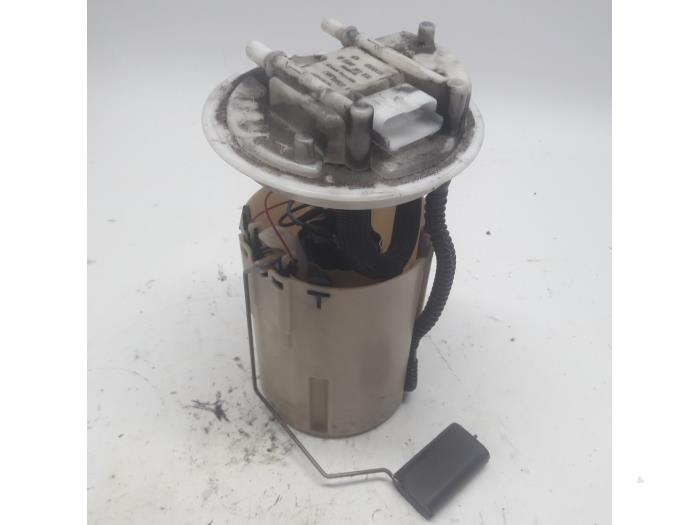 Gebruikte Tank element Pomp Fiat Bravo (198A) 1.6 JTD Multijet 105 Prijs € 26,25 Margeregeling aangeboden door Reclycar De Boer BV
