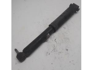 Gebruikte Schokbreker links-achter Renault Grand Scénic III (JZ) 1.9 dCi Prijs € 16,54 Margeregeling aangeboden door Reclycar De Boer BV