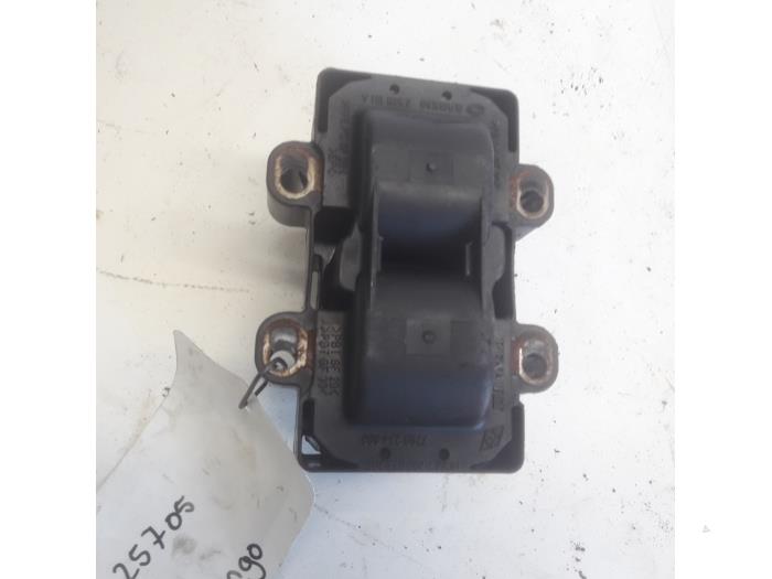 Gebruikte Bobine Renault Twingo (C06) 1.2 Prijs € 26,25 Margeregeling aangeboden door Reclycar De Boer BV