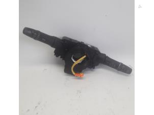 Gebruikte Licht + Raw Schakelaar Mitsubishi Space Star (A0) 1.0 12V Prijs € 78,75 Margeregeling aangeboden door Reclycar De Boer BV