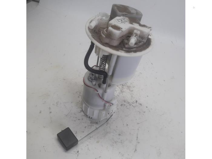 Gebruikte Tank element Pomp Citroen C1 1.2 PureTech 82 12V Prijs € 42,00 Margeregeling aangeboden door Reclycar De Boer BV