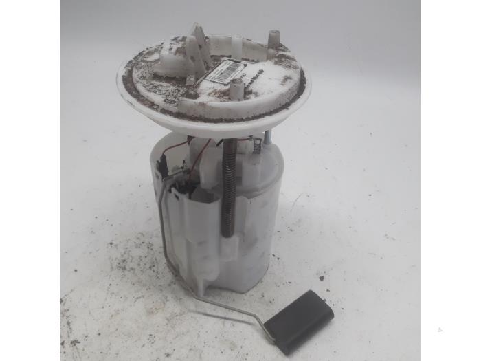Gebruikte Tank element Pomp Opel Corsa D 1.2 16V ecoFLEX Bi-Fuel Prijs € 42,00 Margeregeling aangeboden door Reclycar De Boer BV