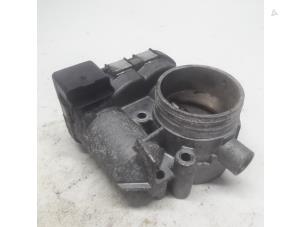 Gebruikte Gasklephuis Peugeot 206 (2A/C/H/J/S) 1.6 16V Prijs € 15,75 Margeregeling aangeboden door Reclycar De Boer BV