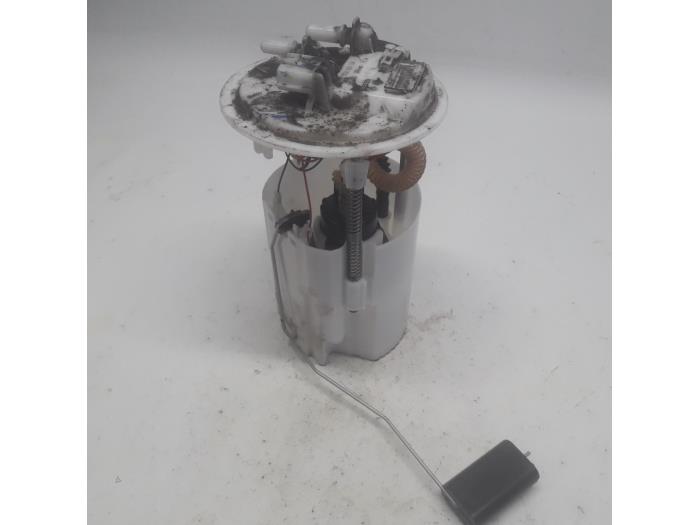 Gebruikte Tank element Pomp Renault Megane III Grandtour (KZ) 1.6 Energy dCi 130 Prijs € 42,00 Margeregeling aangeboden door Reclycar De Boer BV