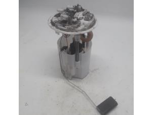 Gebruikte Tank element Pomp Renault Megane III Grandtour (KZ) 1.6 Energy dCi 130 Prijs € 42,00 Margeregeling aangeboden door Reclycar De Boer BV