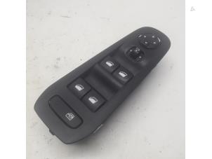 Gebruikte Ruit schakelaar elektrisch Peugeot 308 SW (L4/L9/LC/LJ/LR) 1.6 BlueHDi 120 Prijs € 52,50 Margeregeling aangeboden door Reclycar De Boer BV