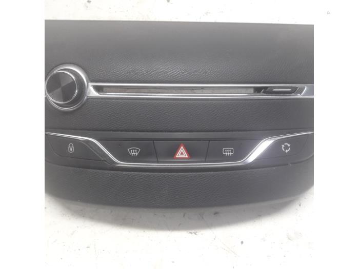 Paniekverlichtings Schakelaar van een Peugeot 308 SW (L4/L9/LC/LJ/LR) 1.6 BlueHDi 120 2014